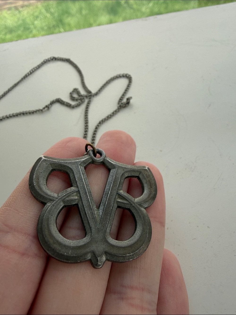 Black Veil Brides BVB Logo Necklace Black Silver Tone Emo Scene Jewelry - Picture 4 of 4
